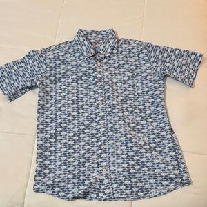 Southern Tide Boys Blue and White Fish Patterned Short-Sleeve Button-Down Shirt